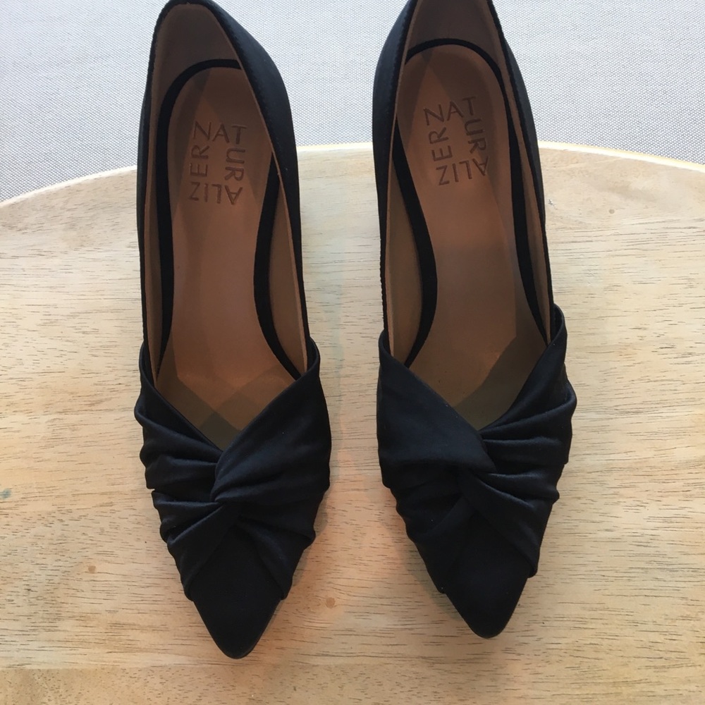 Naturalizer Helena Black Fabric Pump in 6.5M